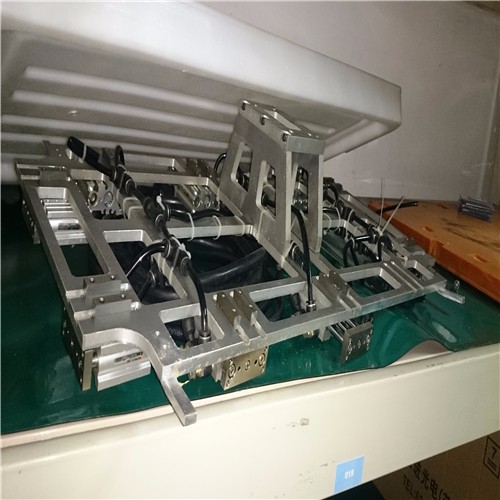 机械手治具